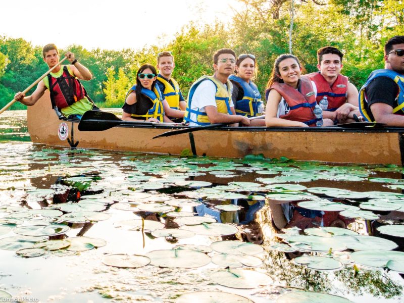 Voyageur canoe tour in Toronto islands.